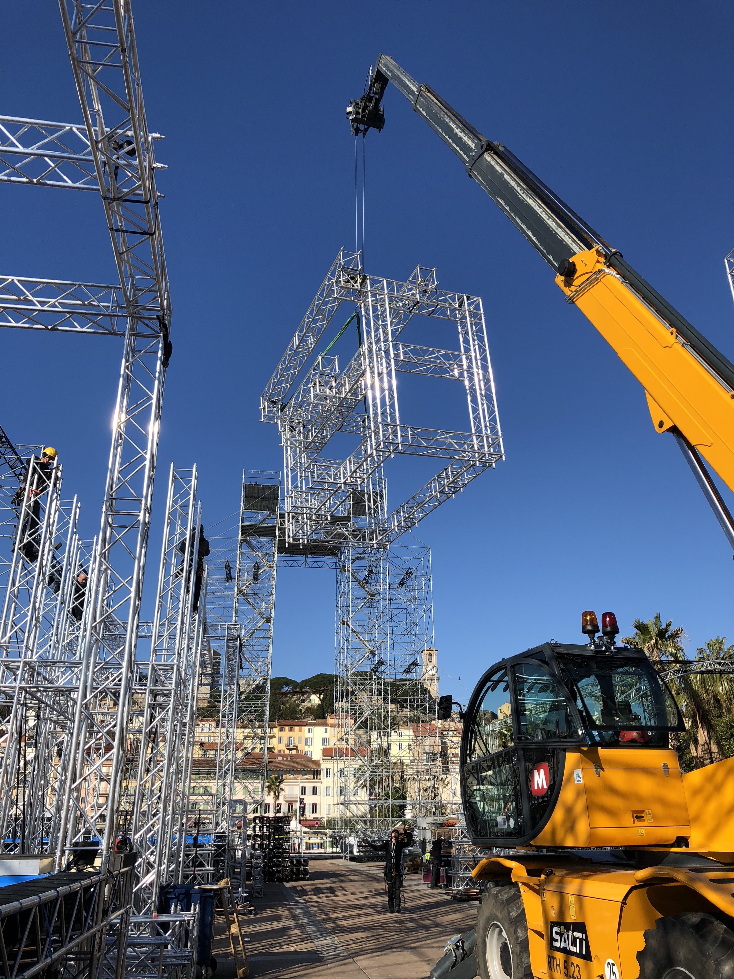 Truss volume being lifted