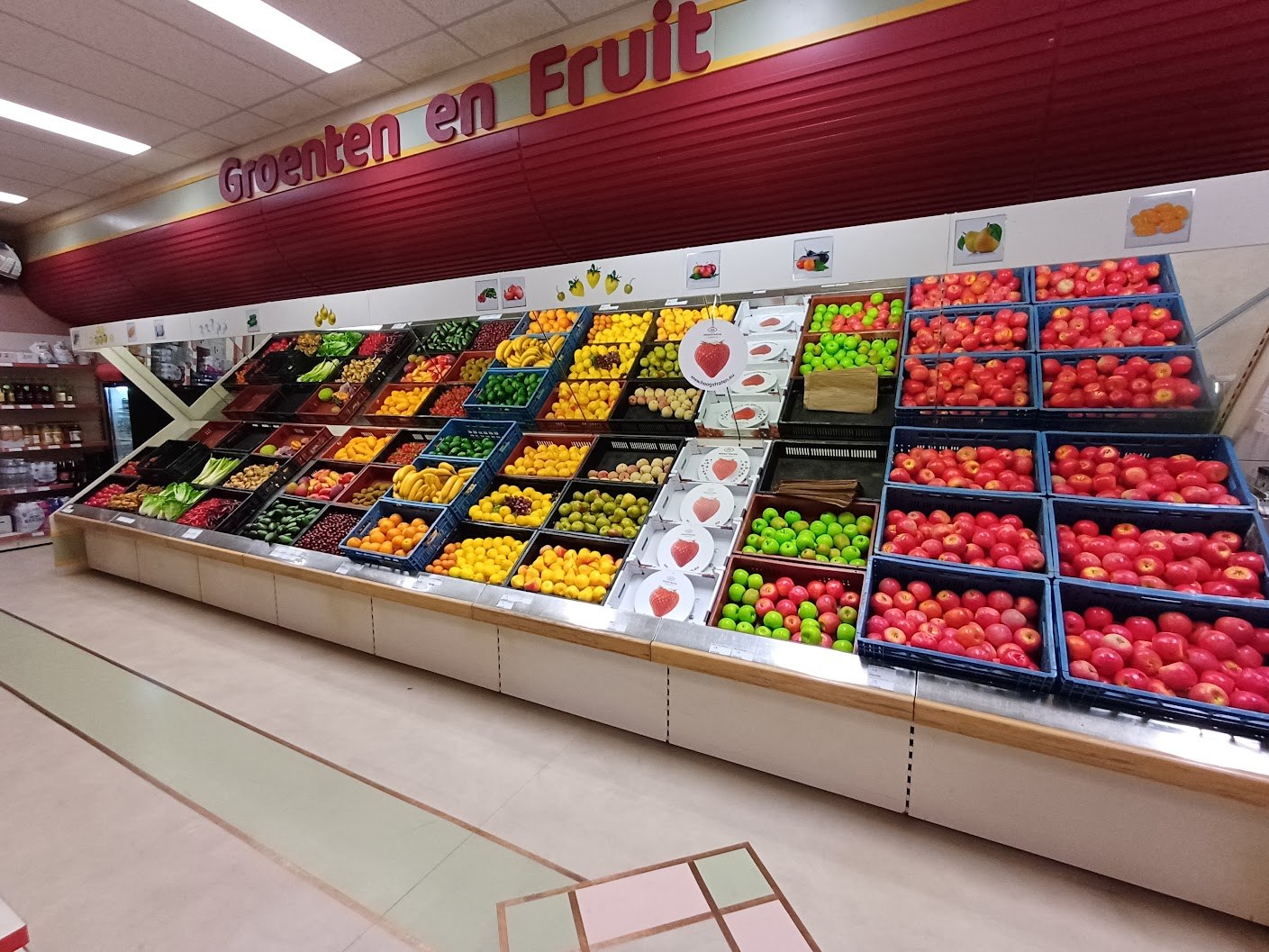 Built fruit and vegetable department of a supermarket