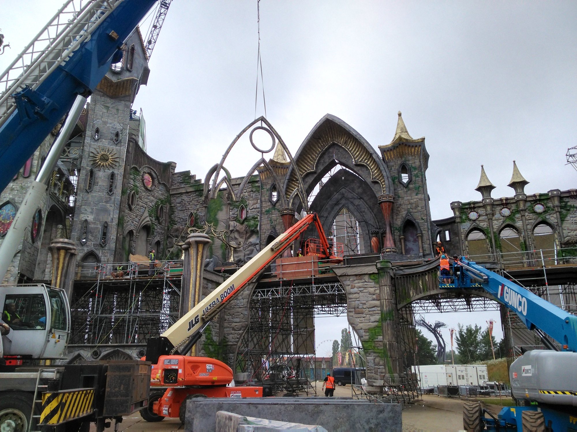 Scenic construction in the workshop